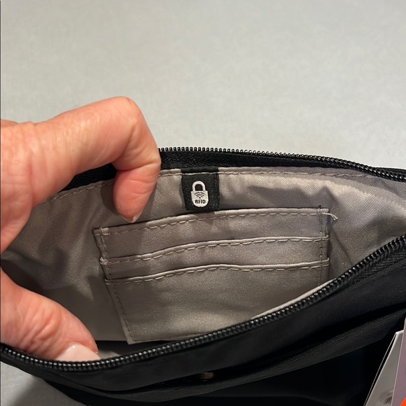 Baggallini Black Pocket 2.0 with RFID Crossbody Bag - Picture 8 of 13